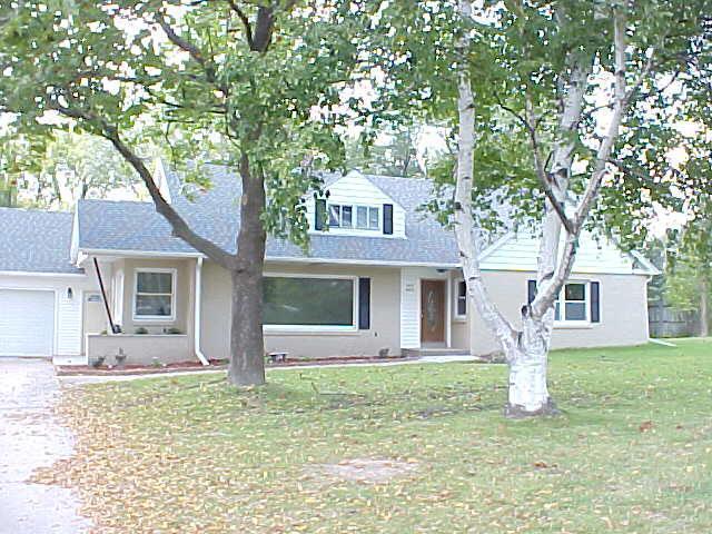 W176N8675 Sunset Ridge Dr., Menomonee Falls, WI 53051