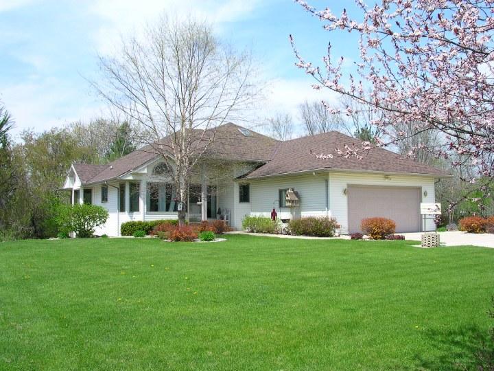 1237 N Watertown Ave., Jefferson, WI 53549