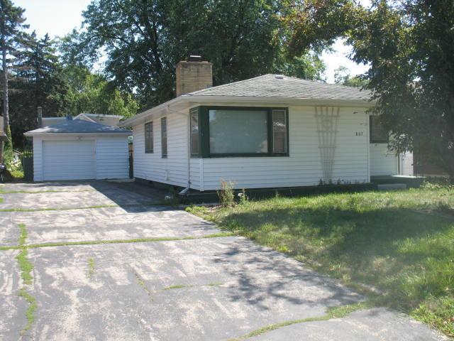 807 N Roosevelt Ave., Oconomowoc, WI 53066