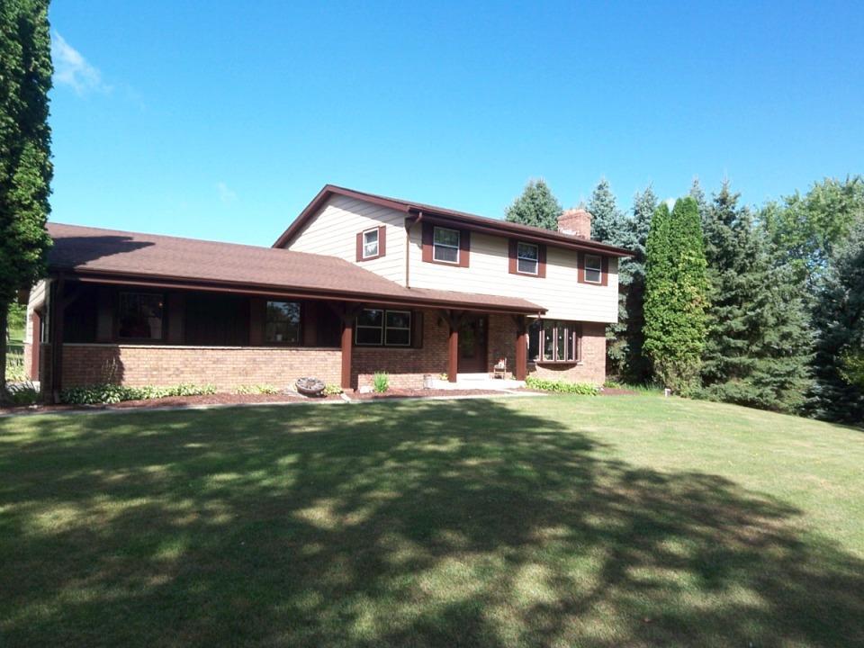 W296N535 Blodwen Dr., Waukesha, WI 53188