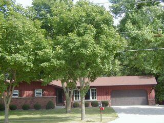 1605 S 35th  St., Manitowoc, WI 54220