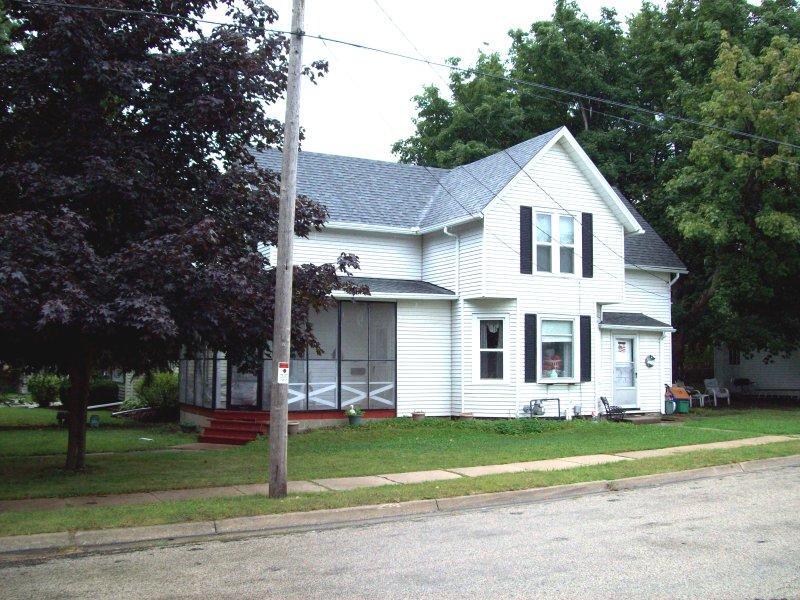 403 S Main St, Hartford, WI 53027
