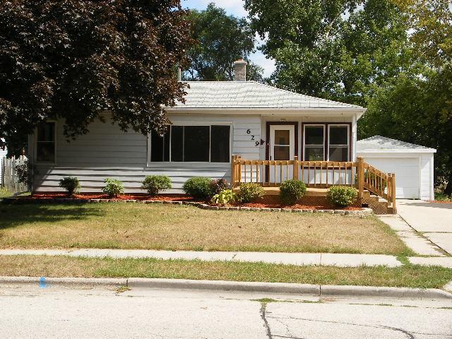 629 Pennsylvania Ave, West Bend, WI 53095