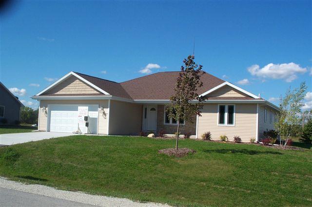 6914 Elderberry Rd., Caledonia, WI 53402