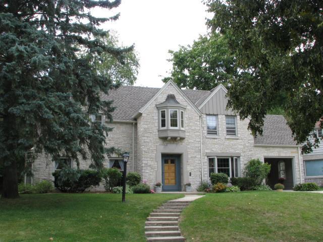 622 Highland View Dr., West Bend, WI 53095