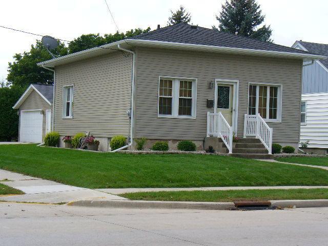 3403 Meadow Ln., Manitowoc, WI 54220