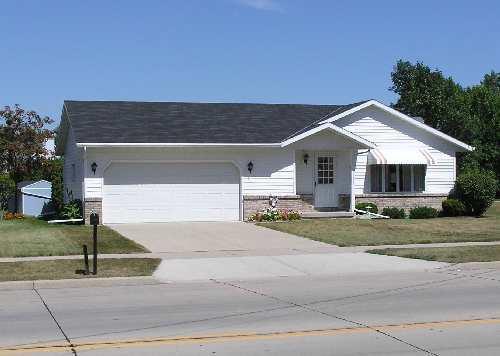 1810 Menasha Ave., Manitowoc, WI 54220