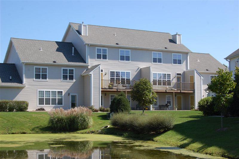 2100 Woodbury Cir. #C, Waukesha, WI 53189