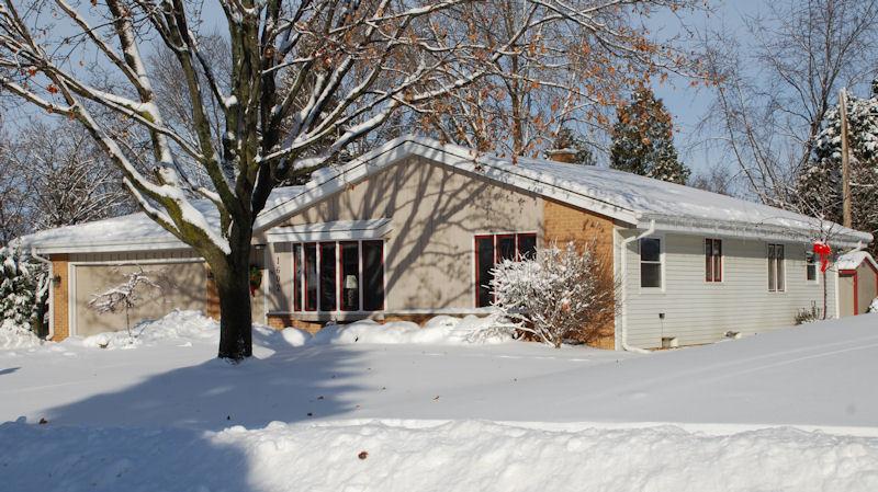 1602 Glen Anna Dr., Grafton, WI 53024
