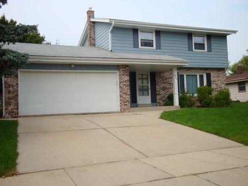6855 S Highfield, Oak Creek, WI 53154