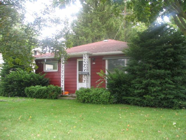 903 N Roosevelt, Oconomowoc, WI 53066