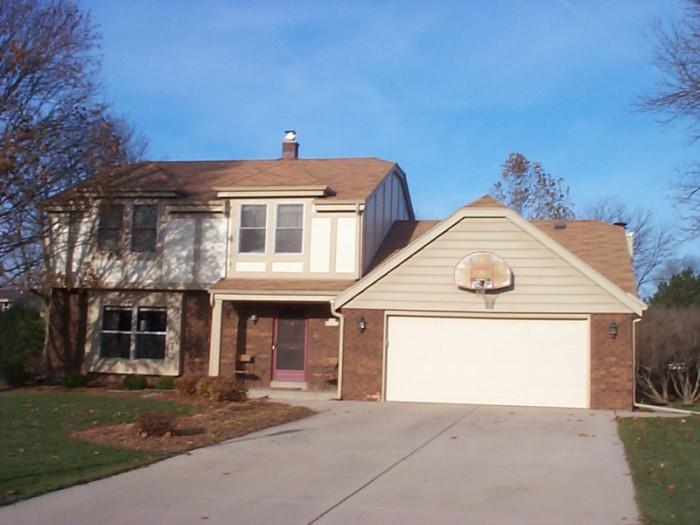 N24W22416 Meadowood Ln., Pewaukee, WI 53186