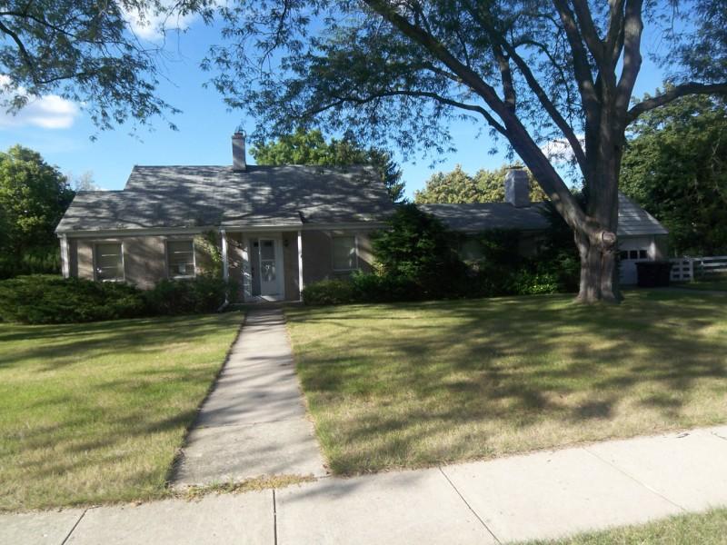 100 Washington Ave., Mukwonago, WI 53149