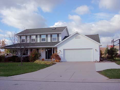 912 Ash Cir., Plymouth, WI 53073