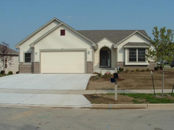 1313 Rhynie Ct., West Bend, WI 53095