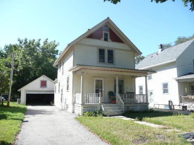 713 Hamilton Ave., Waukesha, WI 53186