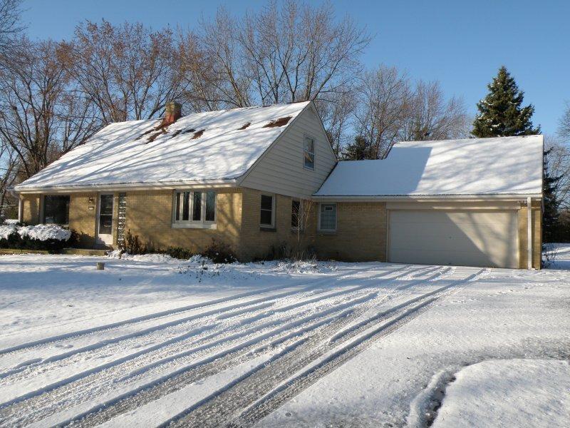 4565 N 147th St., Brookfield, WI 53005