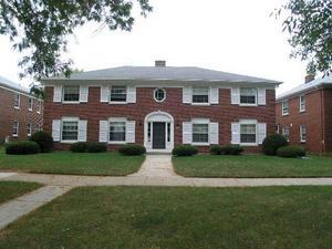 9223 W North Ave, Wauwatosa, WI 53226