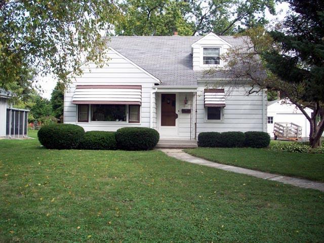 220 E Park Ave., Hartland, WI 53029