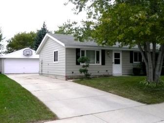 808 Lenora Dr., West Bend, WI 53090