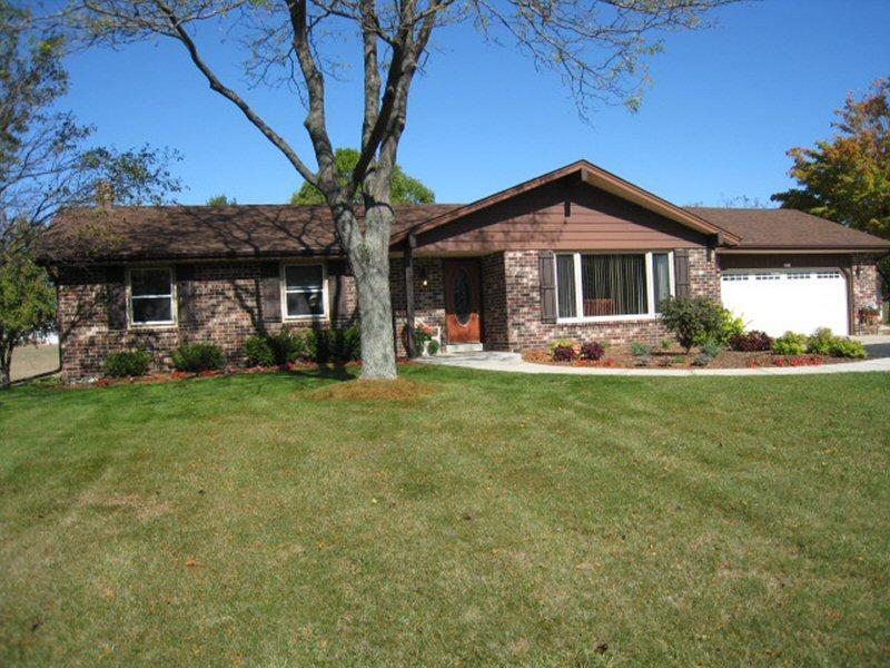 921 Mt Vernon Dr., Hartford, WI 53027
