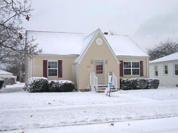 3037 Saint Clair St, Racine, WI 53402