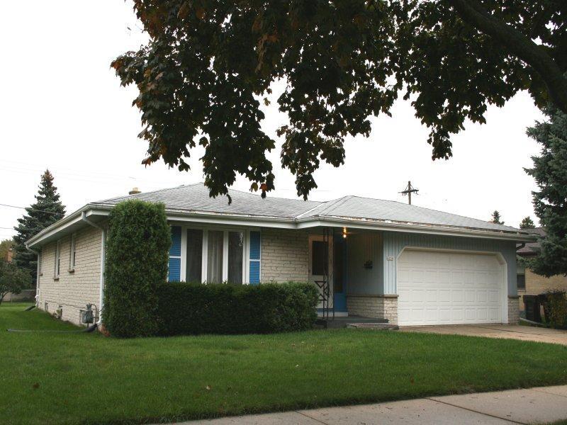 6036 S Robert Ave., Cudahy, WI 53110
