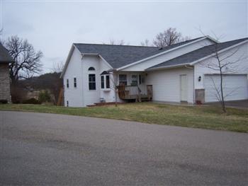 1626 Stacy Ln #B, Fort Atkinson, WI 53538