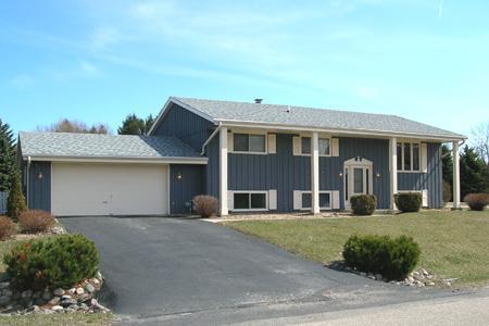 5341 Willowview Rd., Caledonia, WI 53404