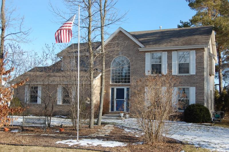 8629 Talamasca Dr., Caledonia, WI 53126