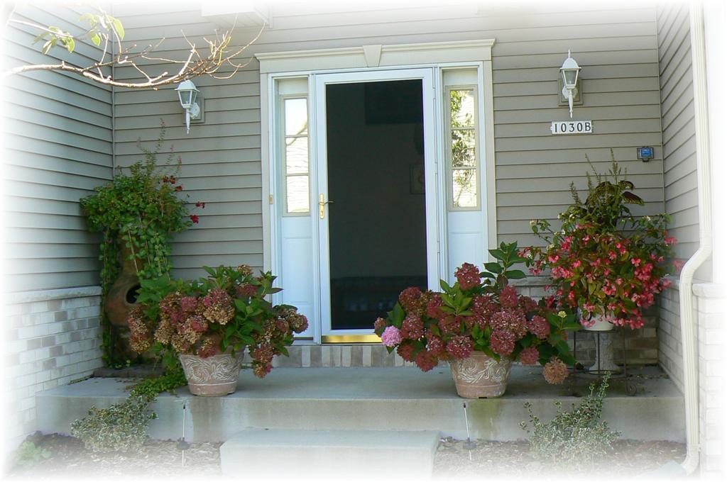 1030 Quinlan Dr. #B, Pewaukee, WI 53072