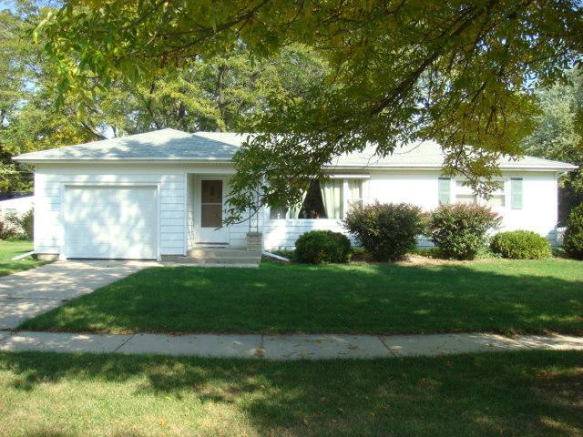 1334 Meadowlark Ln., Waukesha, WI 53188