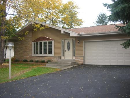 4833 Alcyn Dr., Caledonia, WI 53402