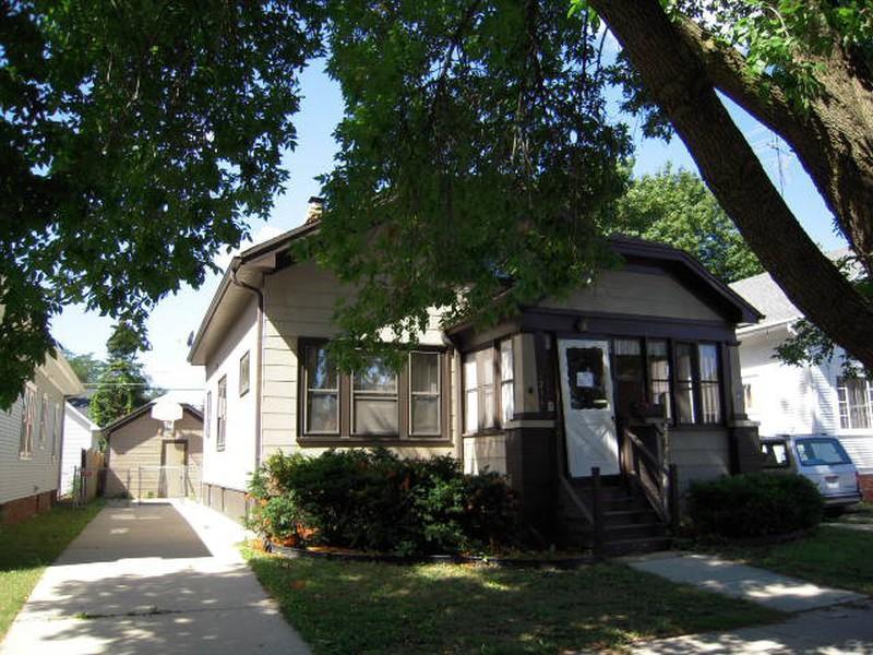 2214 Geneva St., Racine, WI 53402
