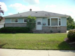 328 Parkfield Dr., West Bend, WI 53090