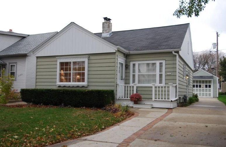 2362 N 85th St., Wauwatosa, WI 53226