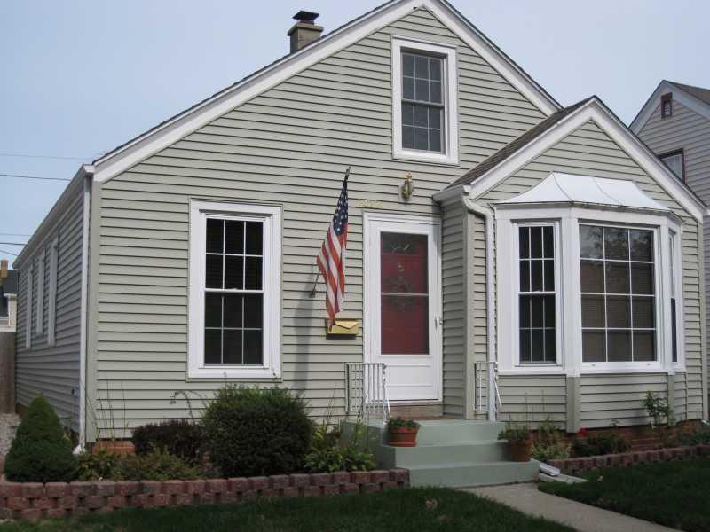 2422 Olive St, Racine, WI 53403