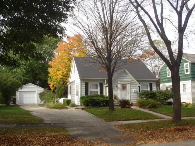 4843 N Idlewild Ave., Whitefish Bay, WI 53217