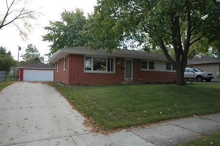 N84W15049 James Ave, Menomonee Falls, WI 53051