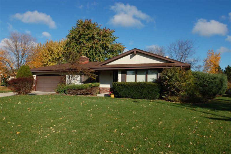 10640 W Beacon Hill Dr., Franklin, WI 53132