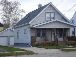 1109 S 26th St., Manitowoc, WI 54220