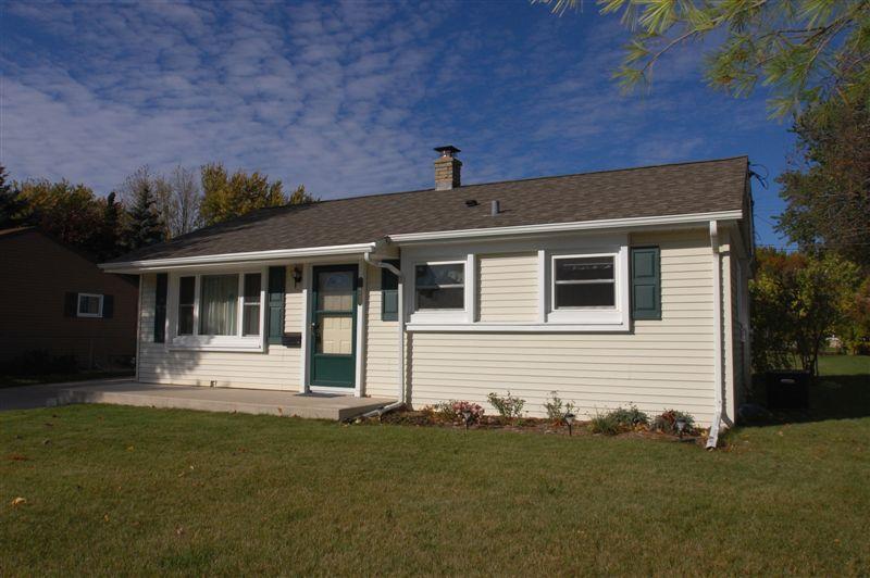 1422 Beverly Ln., West Bend, WI 53090