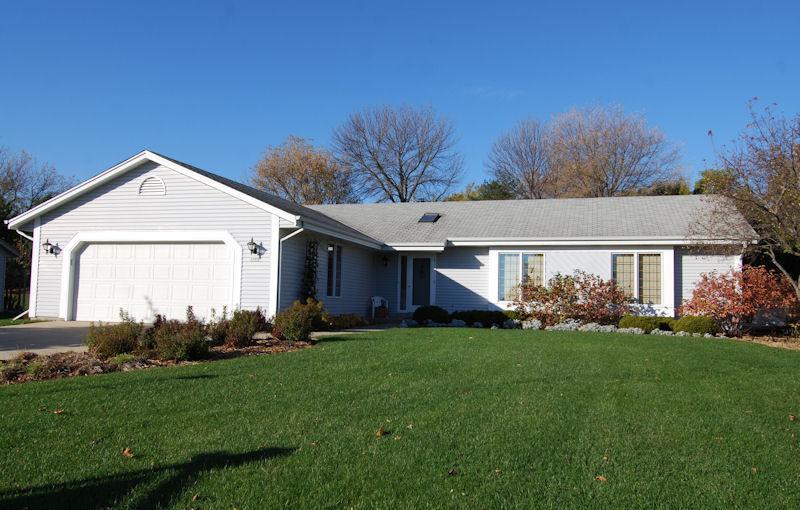 3785 S Pohl Dr., New Berlin, WI 53151