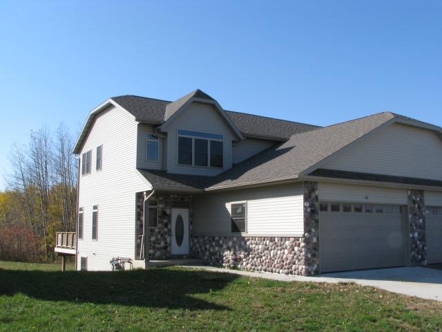 205 Nordic Ln., Slinger, WI 53086