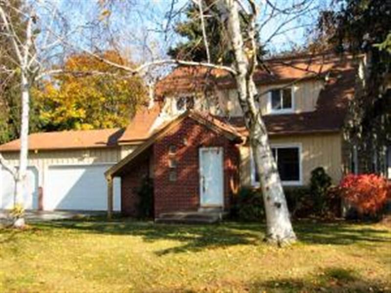 7222 N Pierron Rd., Glendale, WI 53209