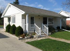 1522 River Dr, Watertown, WI 53094