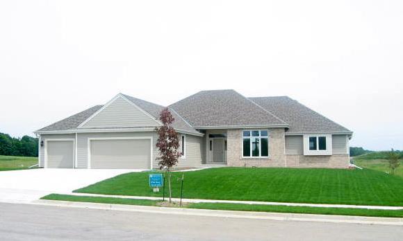 1054 Candleberry Ln., Grafton, WI 53024