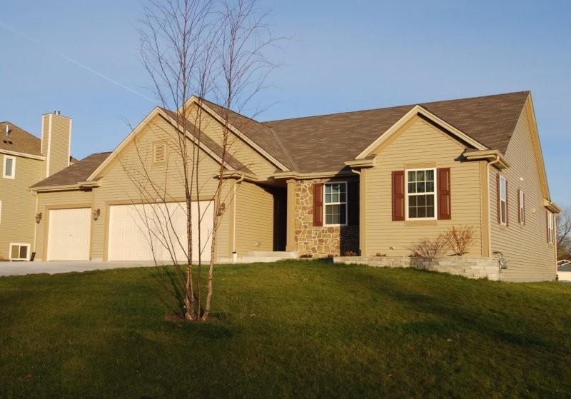9446 S Southwood Ct., Franklin, WI 53132