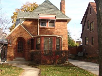 2226 N 71st St, Wauwatosa, WI 53213