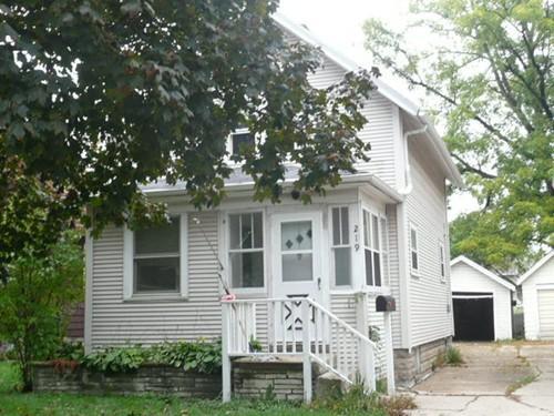 219 N Prairie Ave, Waukesha, WI 53186